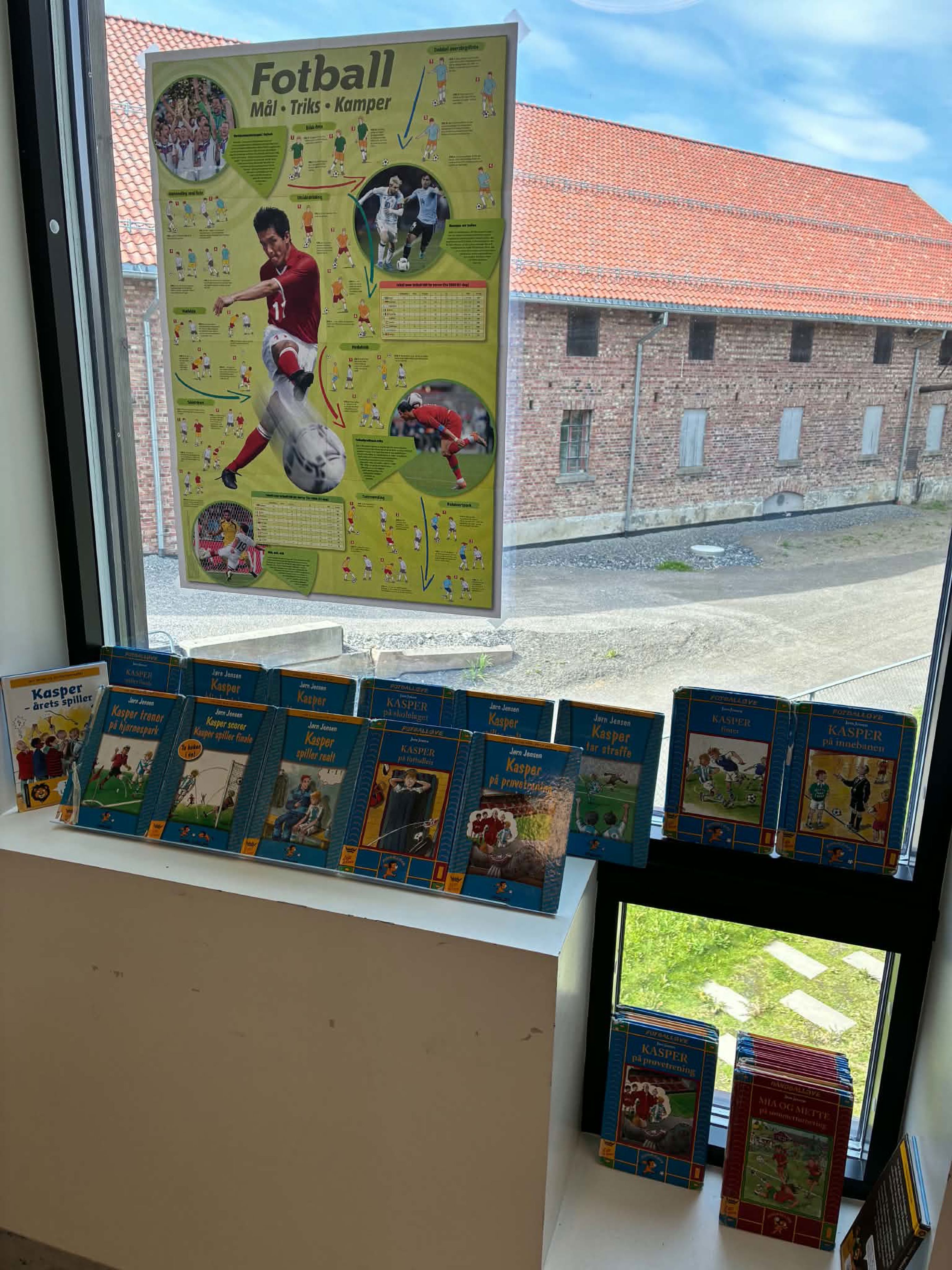 En plakat på en vegg